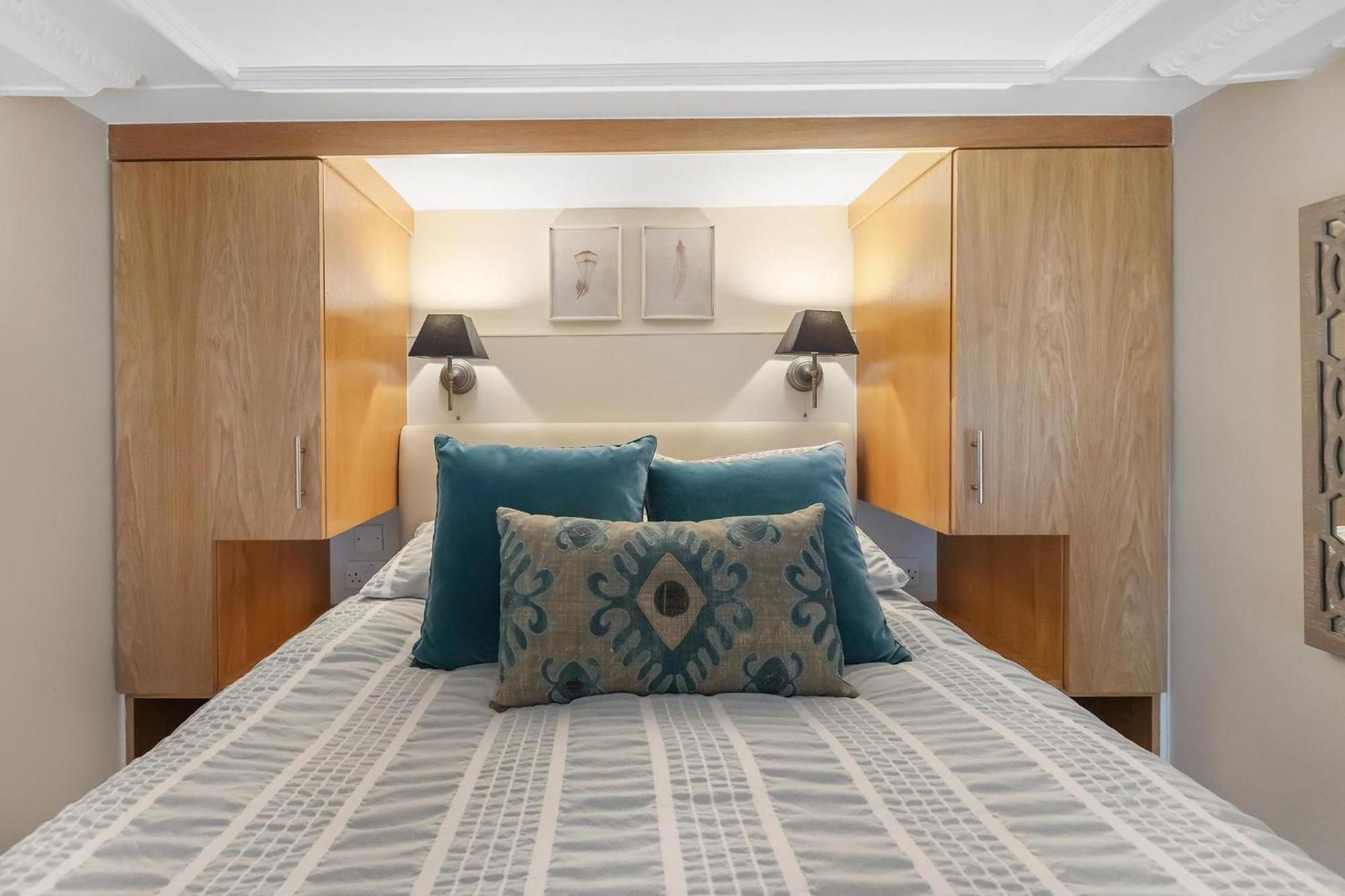 Stylish Studio In Kensington Лондон Екстериор снимка